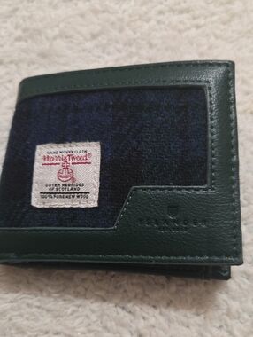 NWOT THE ISLANDER MENS WALLET
